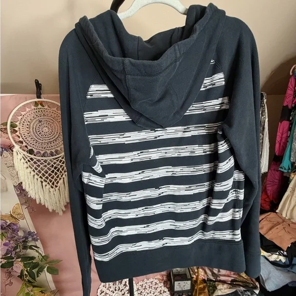 Nike Black and White Zip-Up Hoodie Size XL - Picture 8 of 10